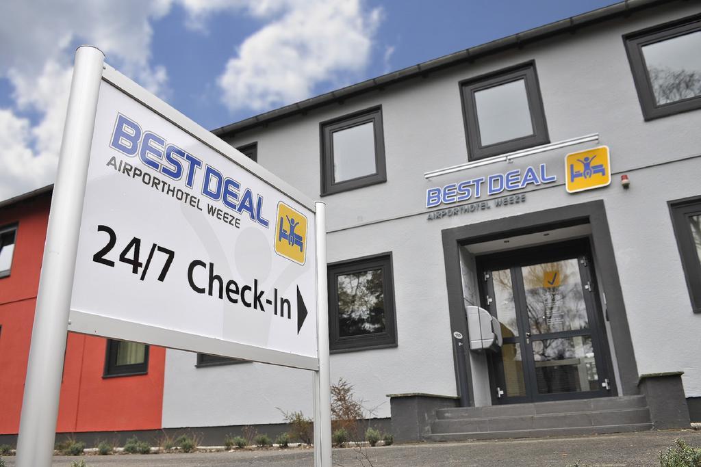 Best Deal Airporthotel Weeze Bagian luar foto