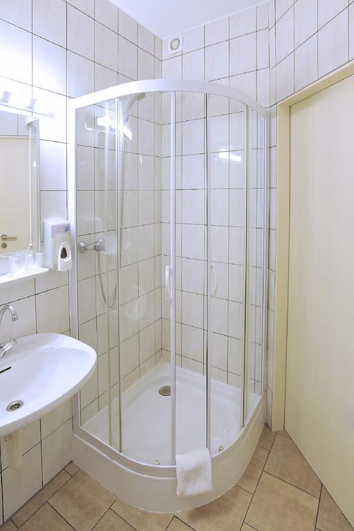 Best Deal Airporthotel Weeze Ruang foto