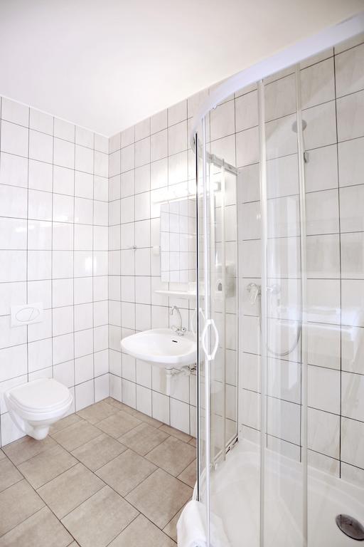 Best Deal Airporthotel Weeze Ruang foto