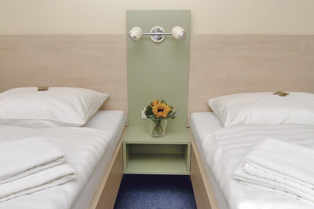Best Deal Airporthotel Weeze Ruang foto